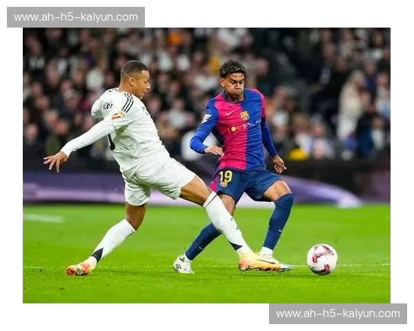 世纪对决:皇马vs巴萨首发阵容深度解析,谁将主宰伯纳乌?